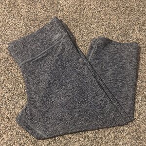 LIKE NEW! VS PINK gray capri yoga pants!